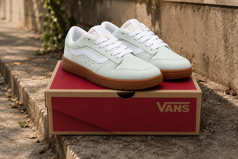 Vans Women's Ryland Suede Court Sneakers Size 10W
